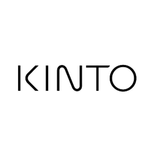 Logo marki KINTO – japońskiego producenta minimalistycznych akcesoriów do kawy i herbaty. Nowoczesny, elegancki logotyp symbolizuje filozofię prostoty, funkcjonalności i codziennej przyjemności.