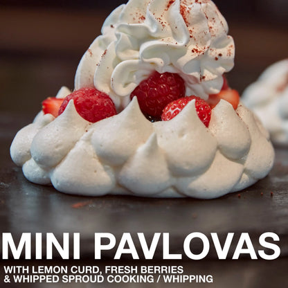 Mini Pavlova z lemon curd, świeżymi owocami i bitą śmietaną na bazie Sproud Cooking / Whipping – bez nabiału, idealny deser wegański